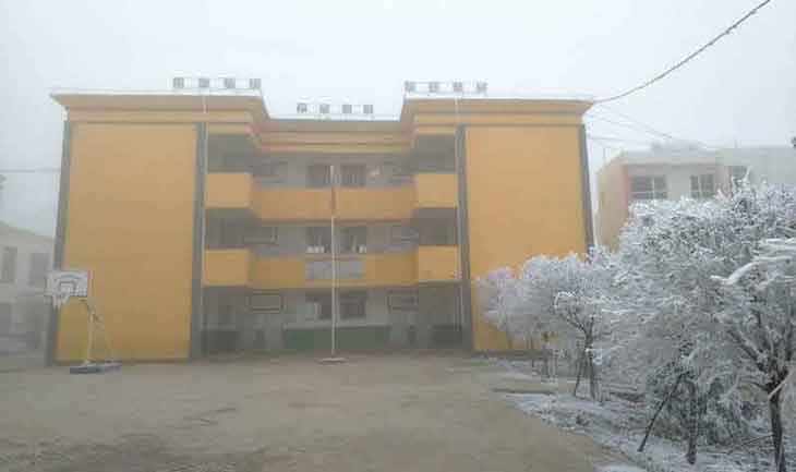 云南留守男孩冒冰霜上學(xué)，結(jié)成“冰花”獲網(wǎng)友鼓勵(lì)，看著讓人心疼08.jpg