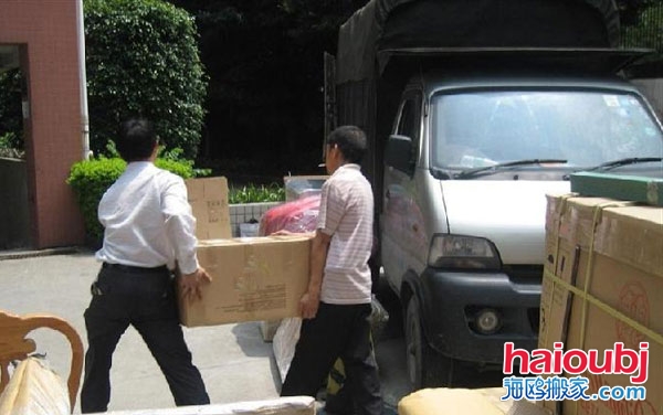 防偷防盜防搬家，正規(guī)搬家公司提醒您一定要注意生活細節(jié)，切勿被不法分子鉆了空子，搬家的時候一定要注意察言觀色，壞人隨處都存在，只是需要我們保護好自己。.jpg